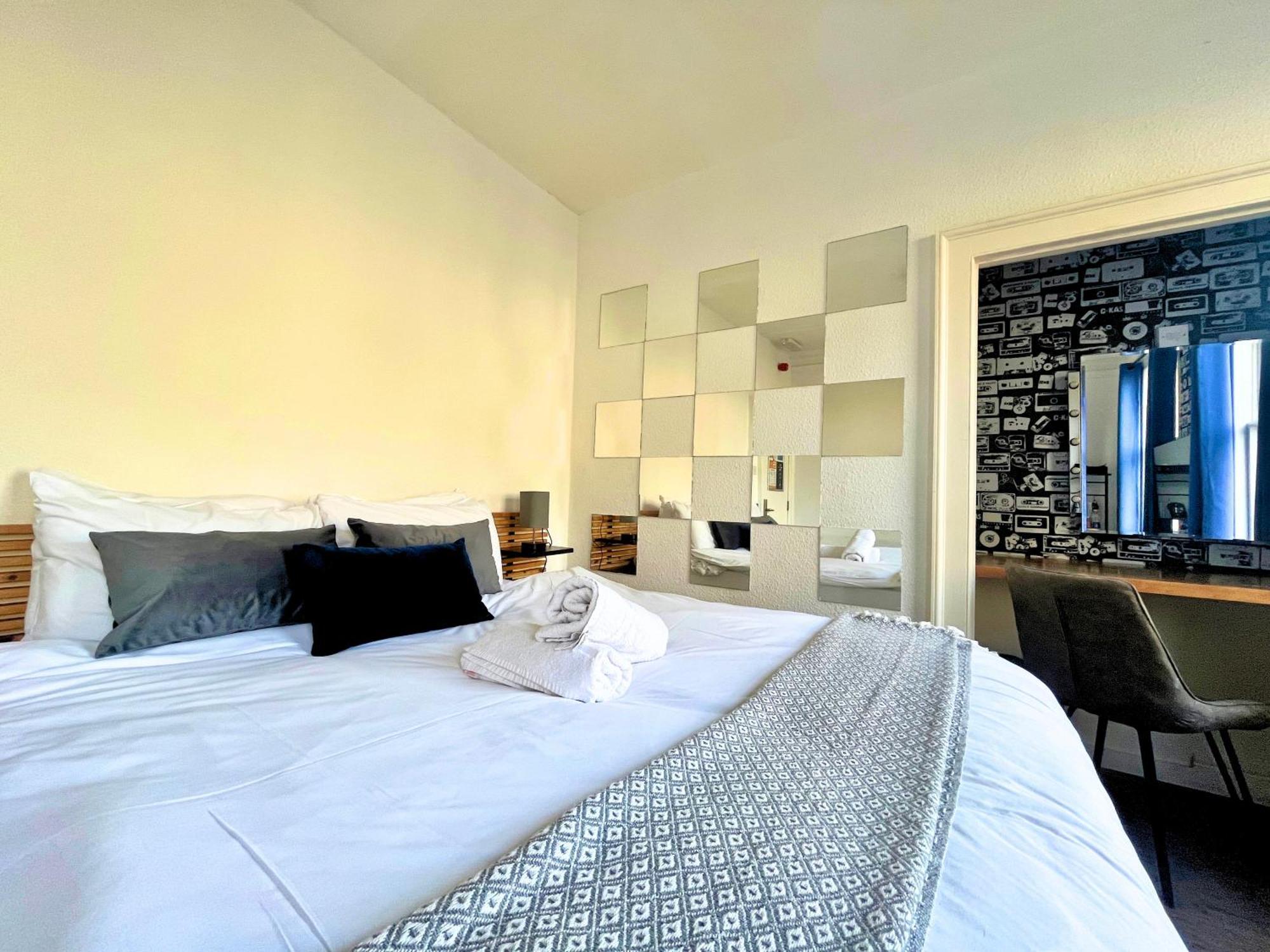 St Christopher's Hostal *
