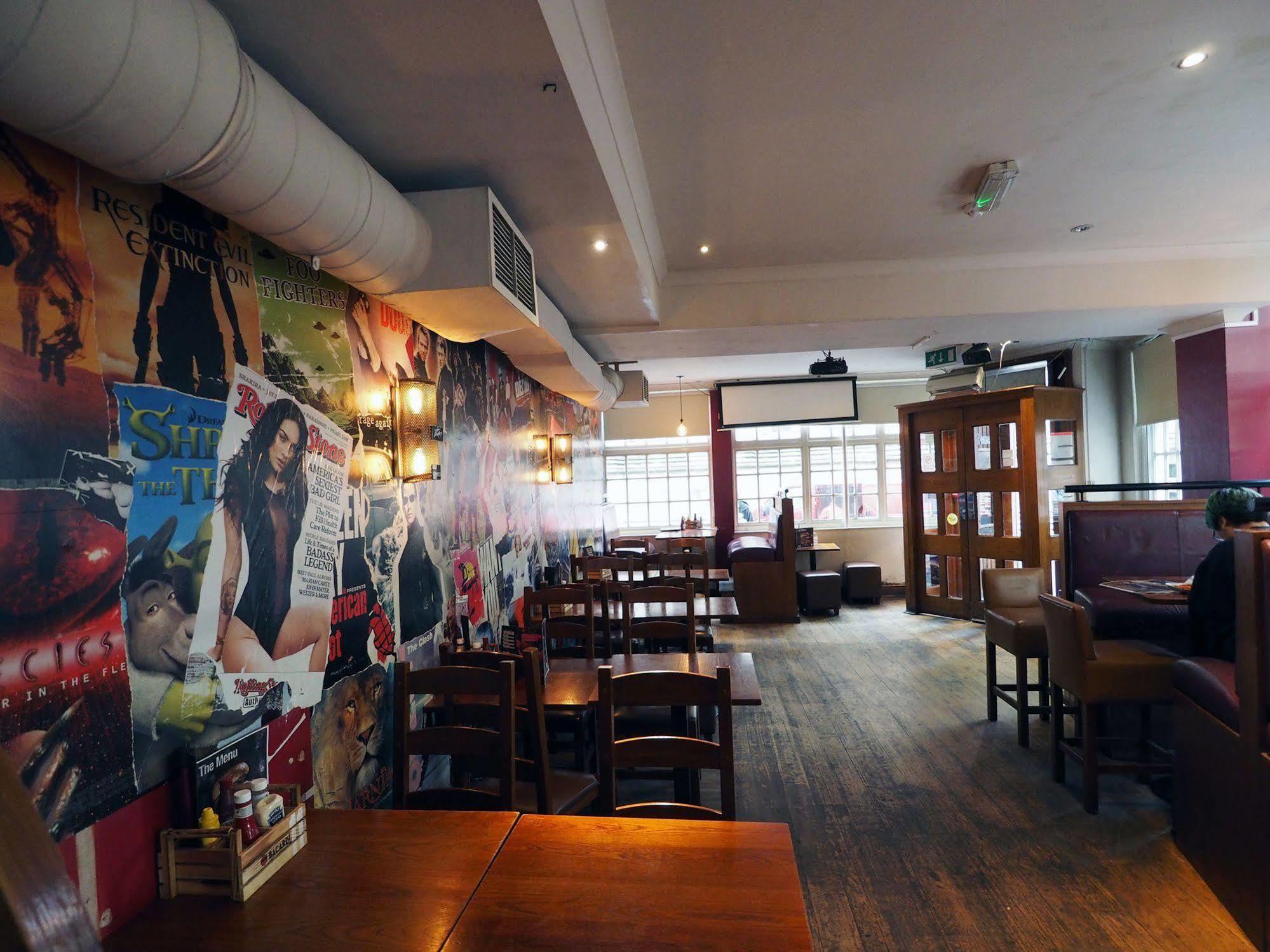 St Christopher's Hostal *