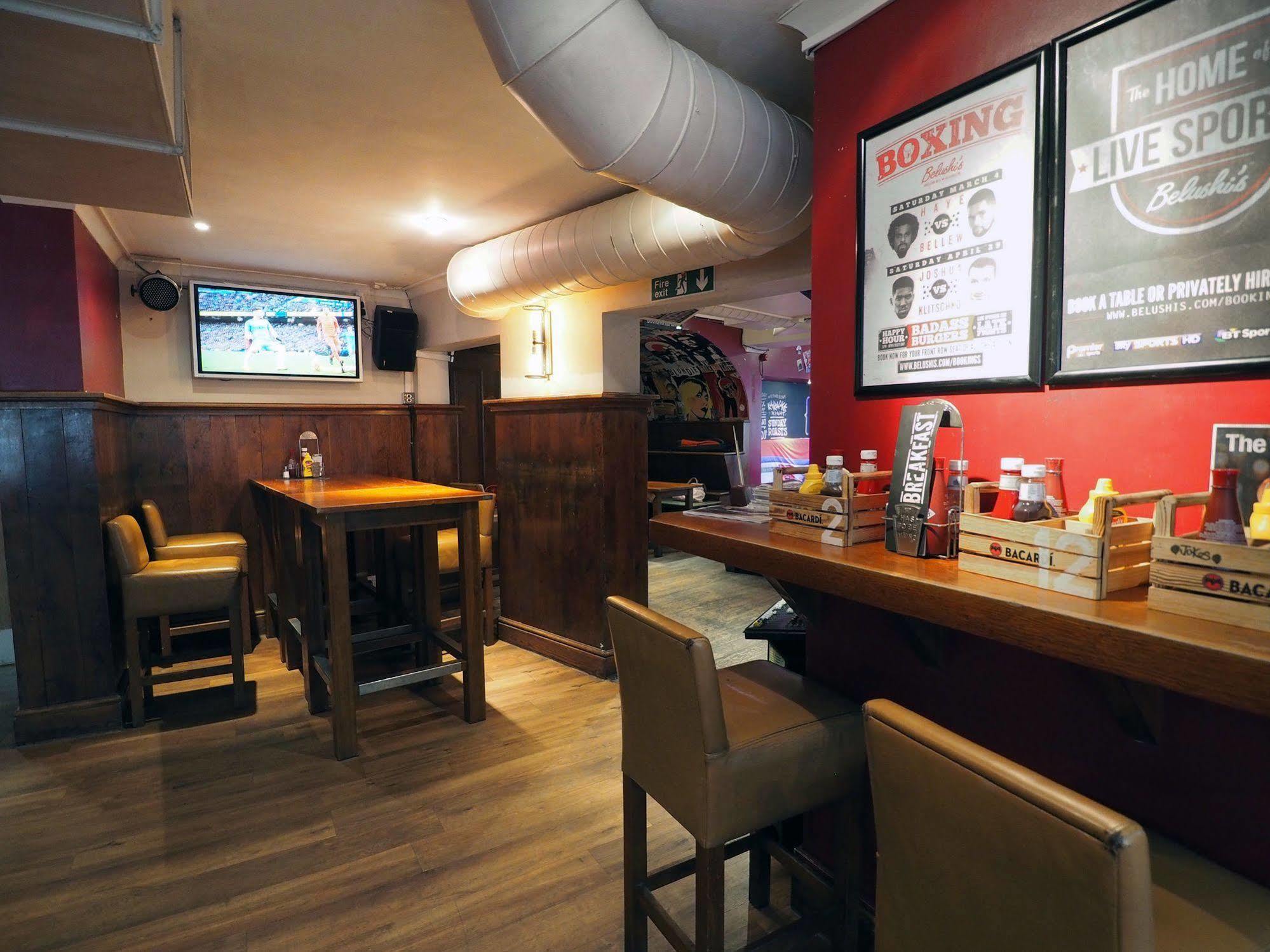 Hostal St Christopher's