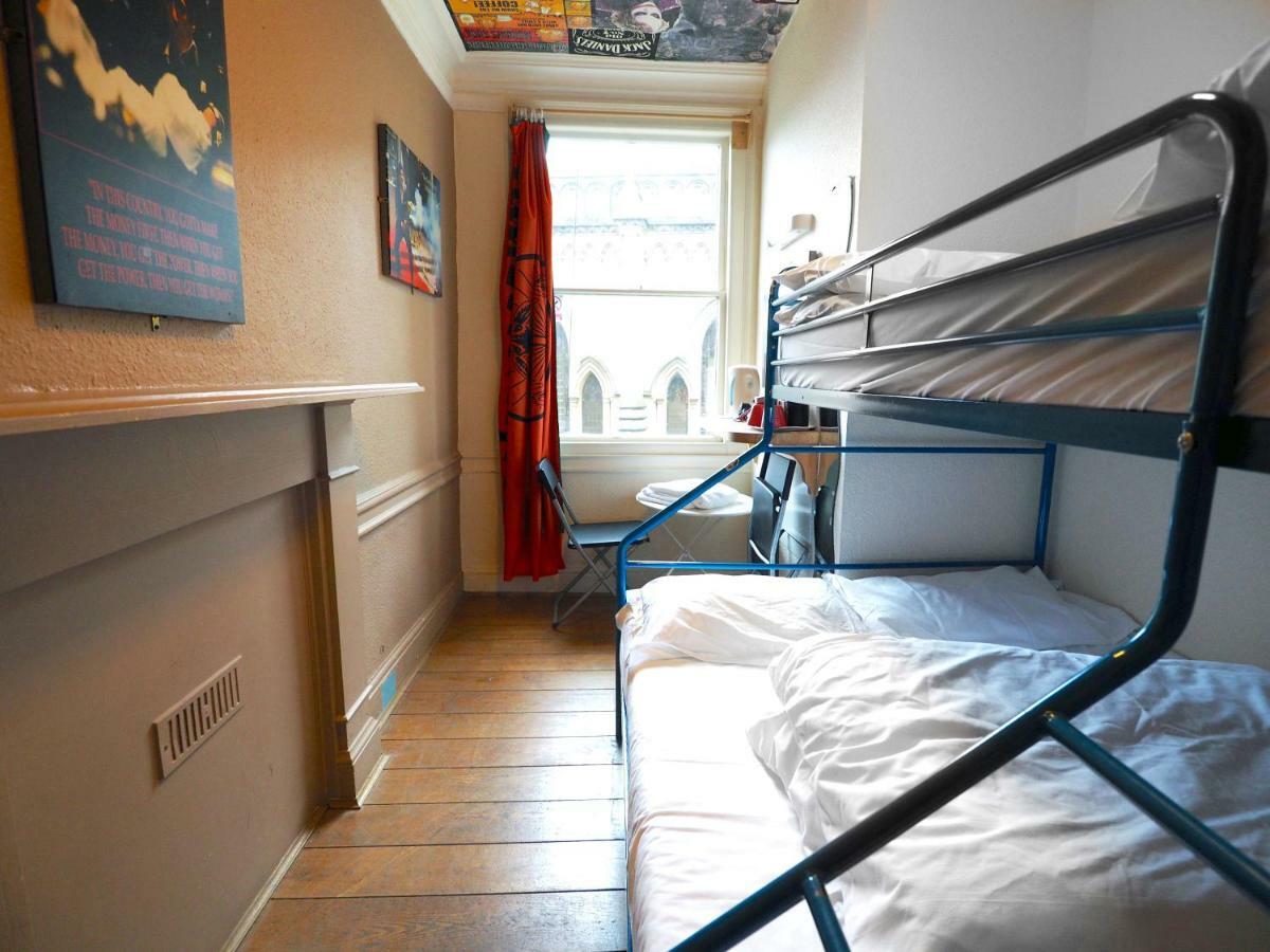 Hostal St Christopher's *